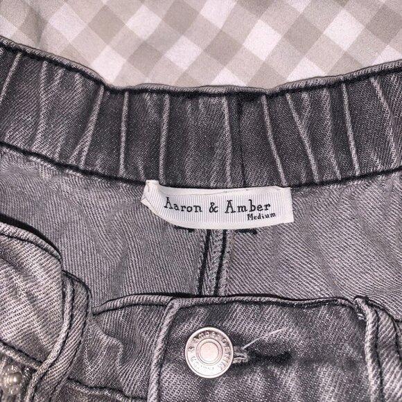 Aaron & Amber Barrel Jeans, Washed Grey - Picture 3 of 4